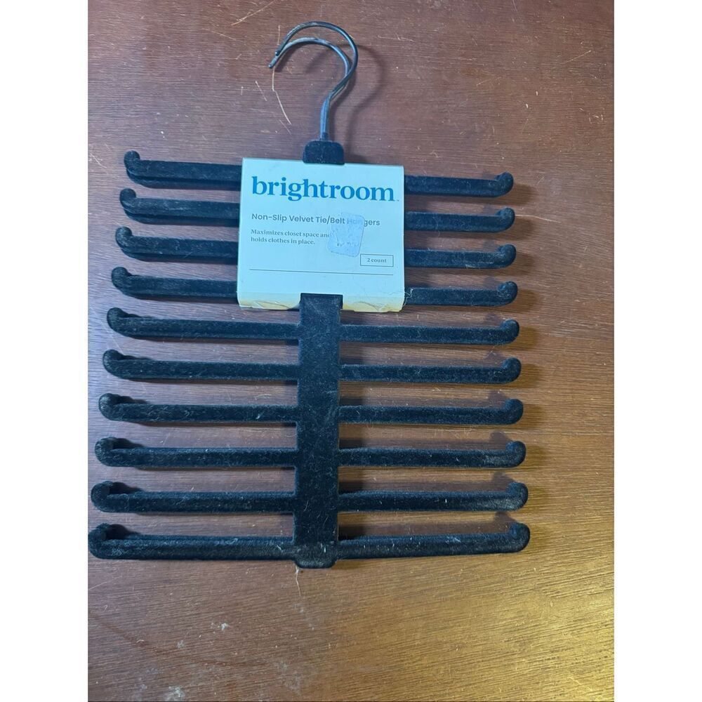 NWT velvet tie/ belt hanger